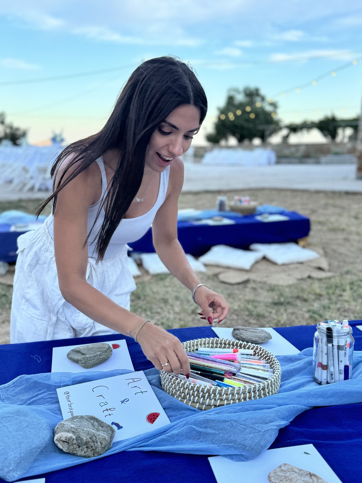 Στημένη γωνιά Art & Craft για παιδιά σε γάμο, το ηλιοβασίλεμα